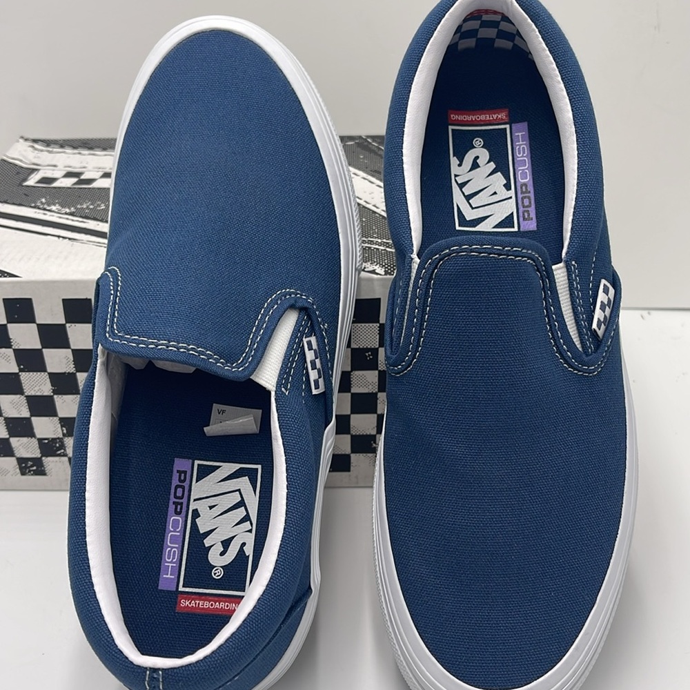 Vans WMNS Skate Slip-On Wrapped Dark Denim
VN0A5FCADDN
Sneakers - Picture 12 of 16